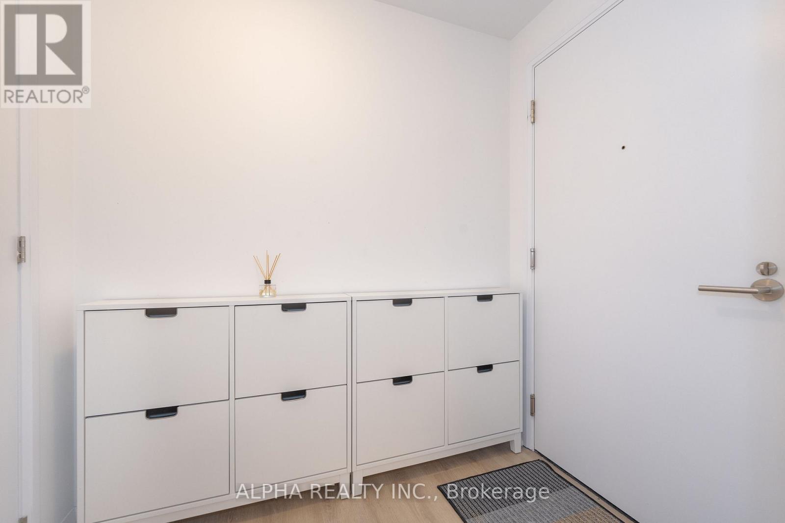 2017 - 50 Dunfield Ave Avenue, Toronto, Ontario  M4S 0E4 - Photo 2 - C12282048