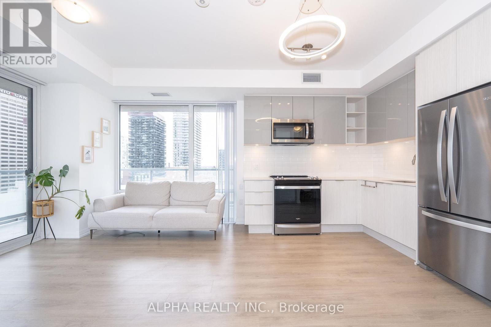 2017 - 50 Dunfield Ave Avenue, Toronto, Ontario  M4S 0E4 - Photo 4 - C12282048