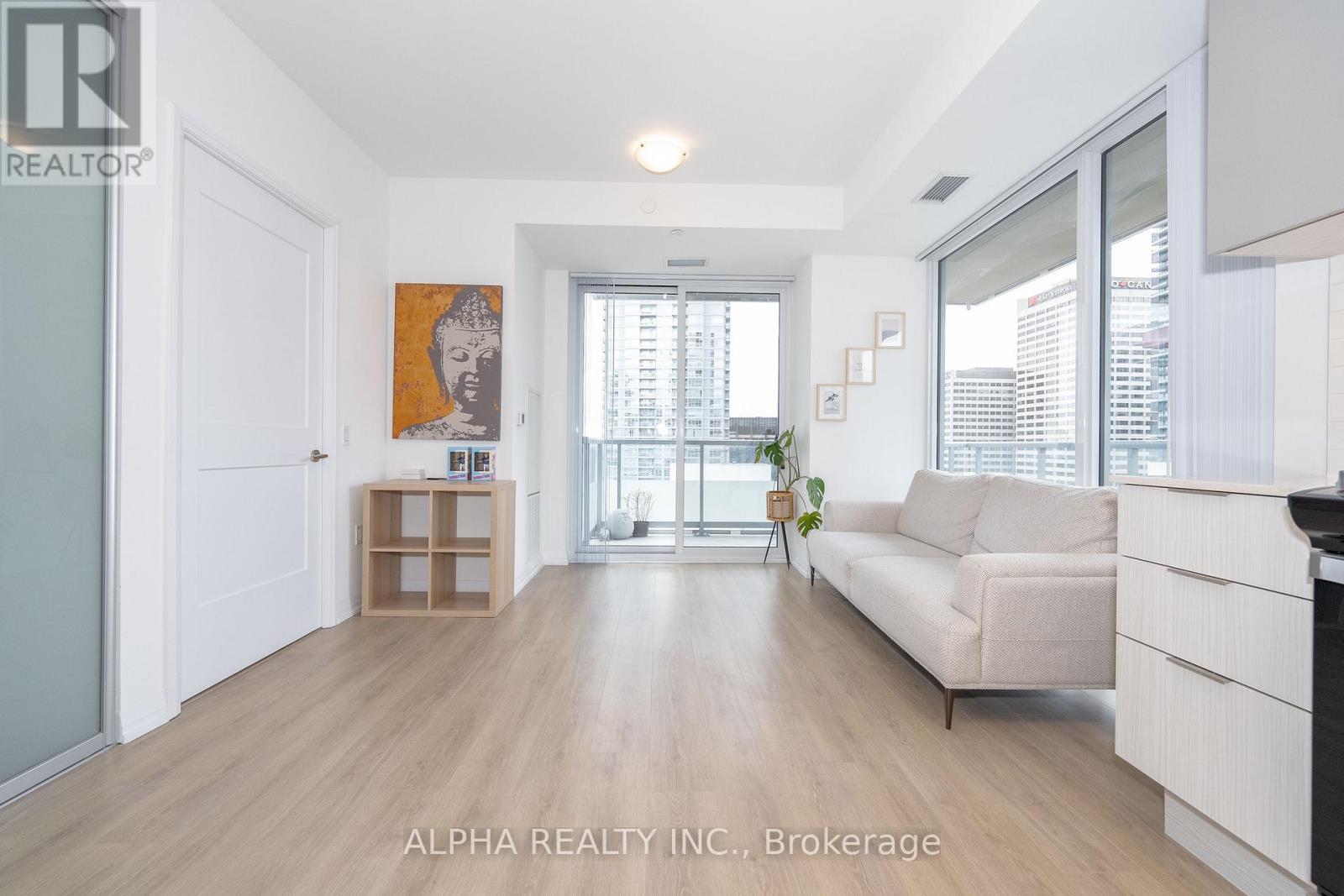 2017 - 50 Dunfield Ave Avenue, Toronto, Ontario  M4S 0E4 - Photo 6 - C12282048