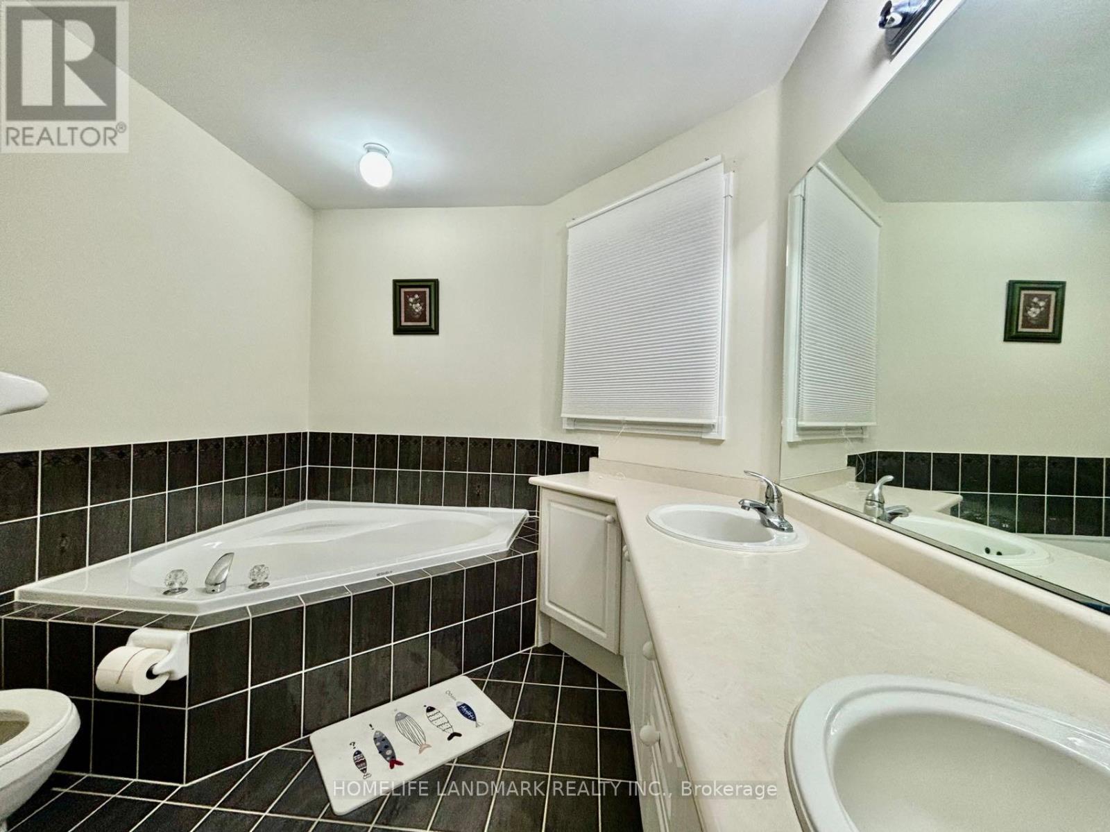 79 Boxwood Crescent, Markham, Ontario  L3S 3V1 - Photo 10 - N12282069