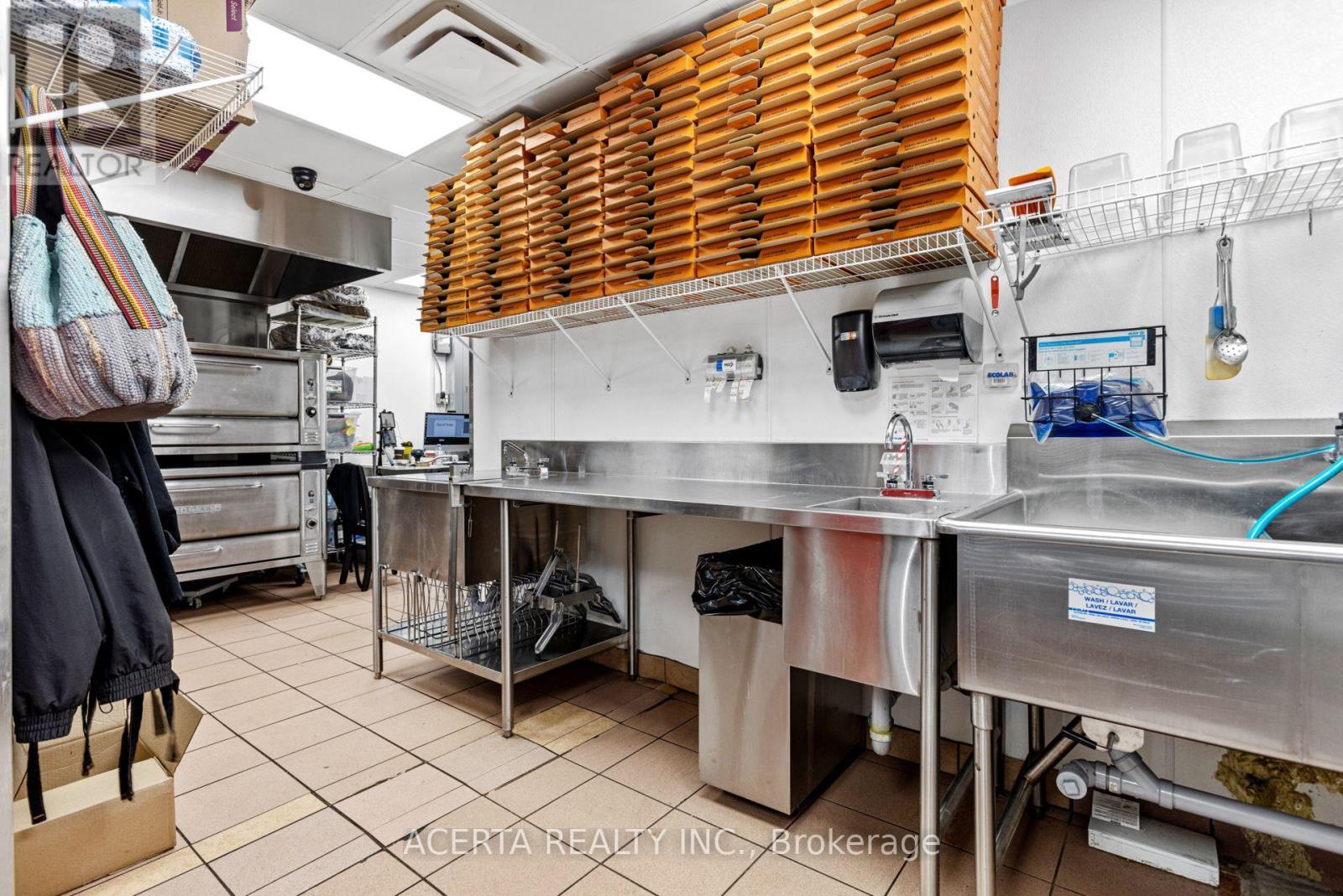 933 Bank Street, Ottawa, Ontario  K1S 3W5 - Photo 13 - X12282112