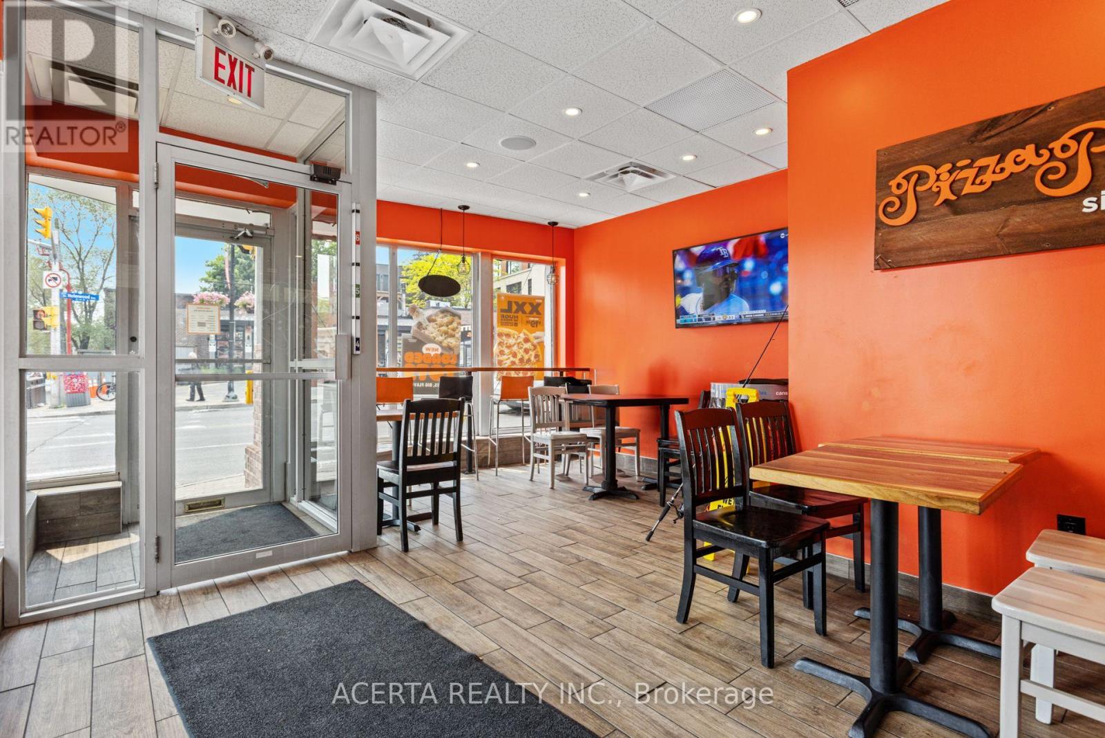 933 Bank Street, Ottawa, Ontario  K1S 3W5 - Photo 2 - X12282112