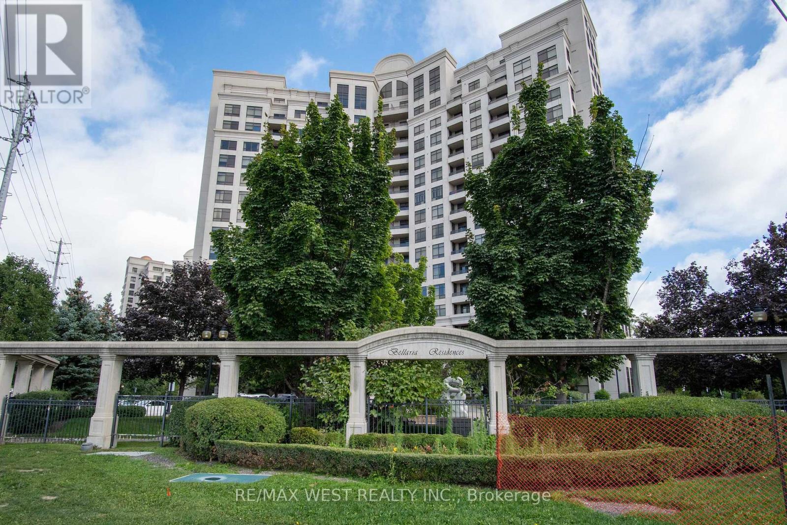 Property at 916 - 9225 JANE STREET image 3