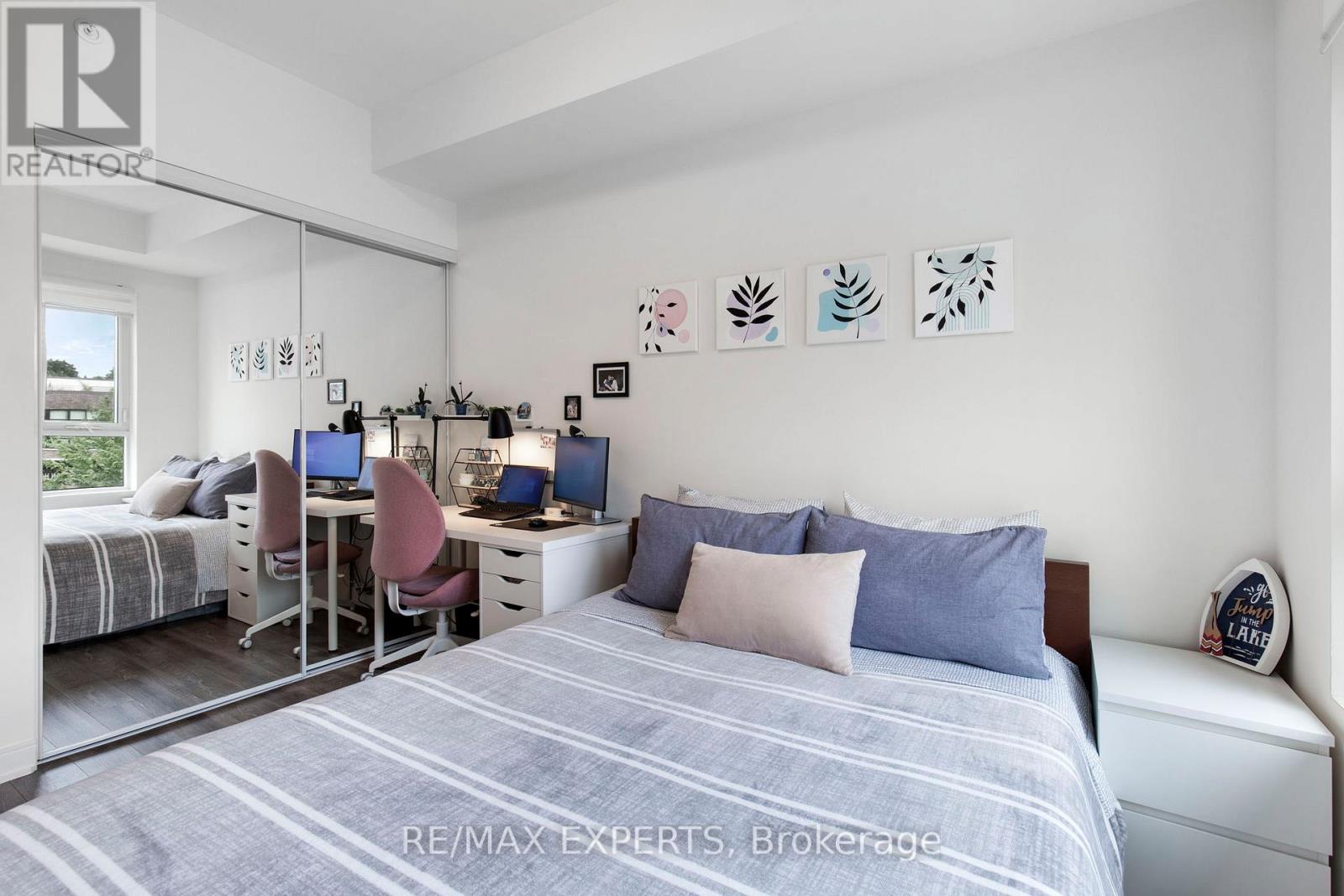 304 - 1 Neighbourhood Lane, Toronto (Stonegate-Queensway), Ontario  M8Y 0C2 - Photo 10 - W12282102