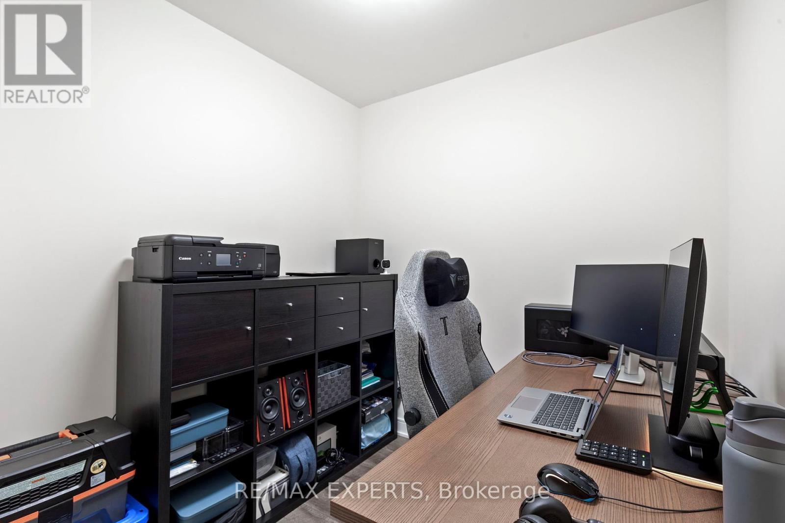 304 - 1 Neighbourhood Lane, Toronto (Stonegate-Queensway), Ontario  M8Y 0C2 - Photo 11 - W12282102