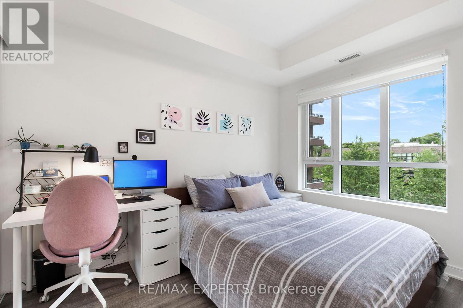 304 - 1 Neighbourhood Lane, Toronto (Stonegate-Queensway), Ontario  M8Y 0C2 - Photo 9 - W12282102
