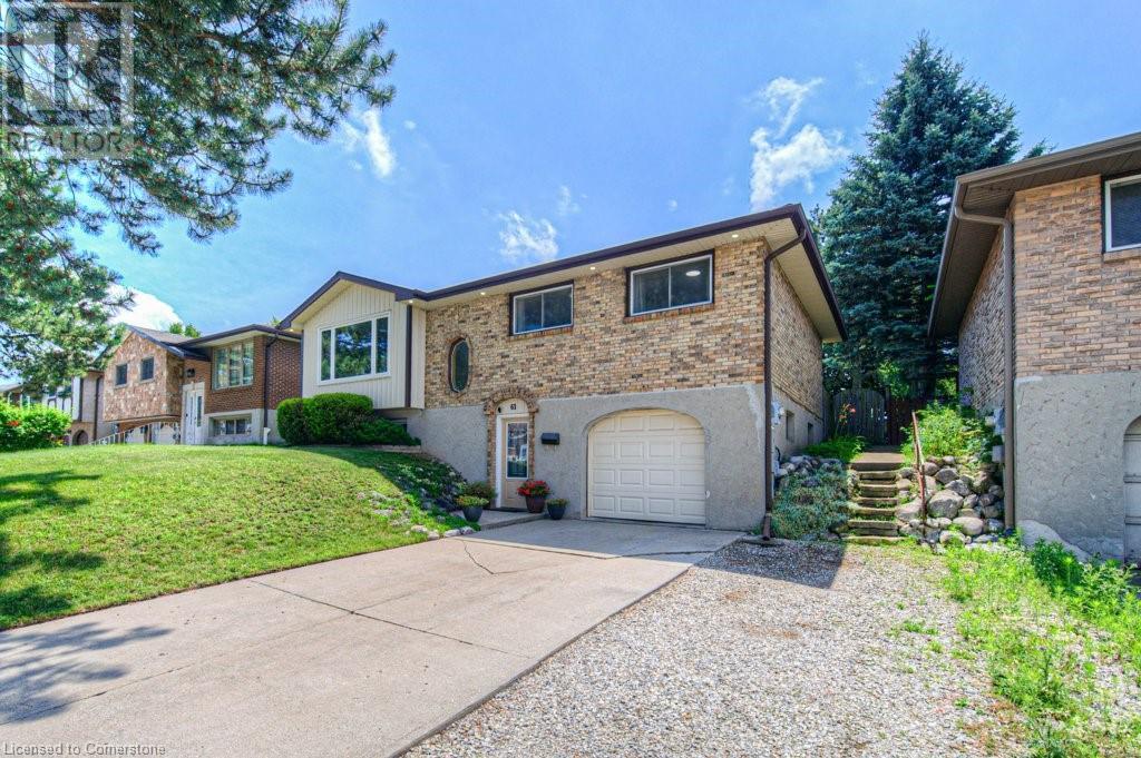 Property at 61 BLUEROCK Crescent image 2