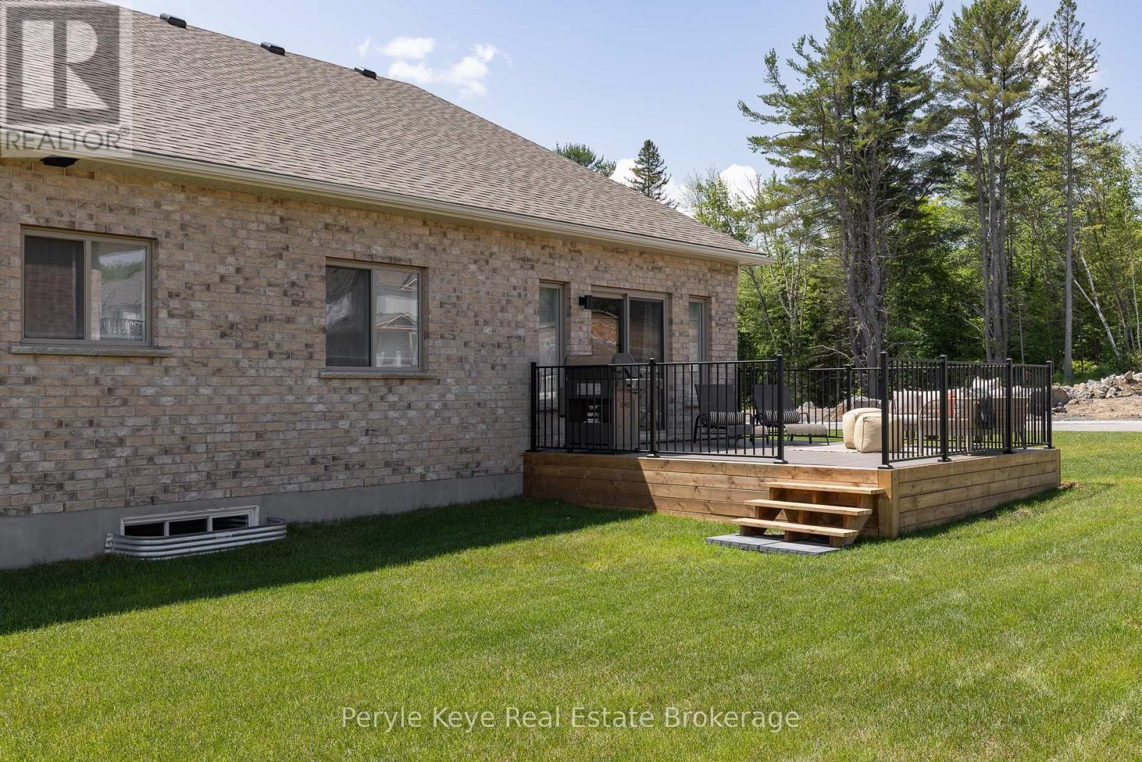 14 Charles Morley Boulevard, Huntsville, Ontario  P1H 0G5 - Photo 43 - X12282204