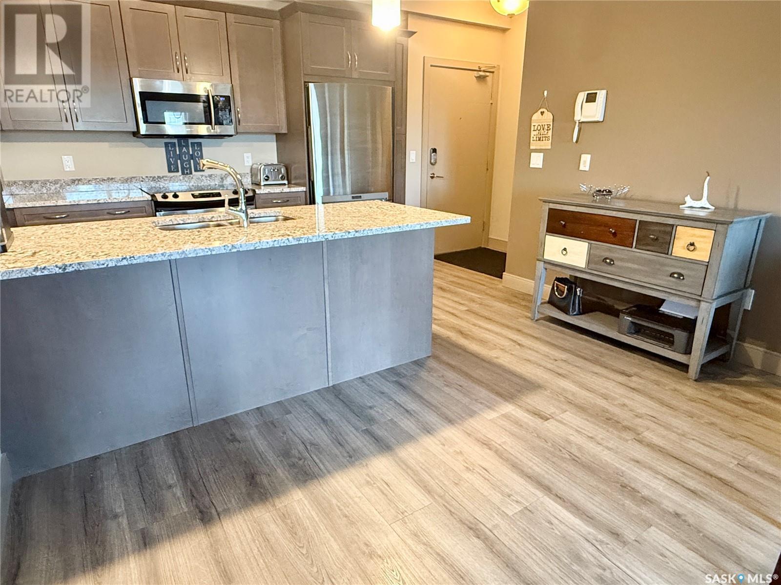 Property at 122 121 Willowgrove CRESCENT image 3