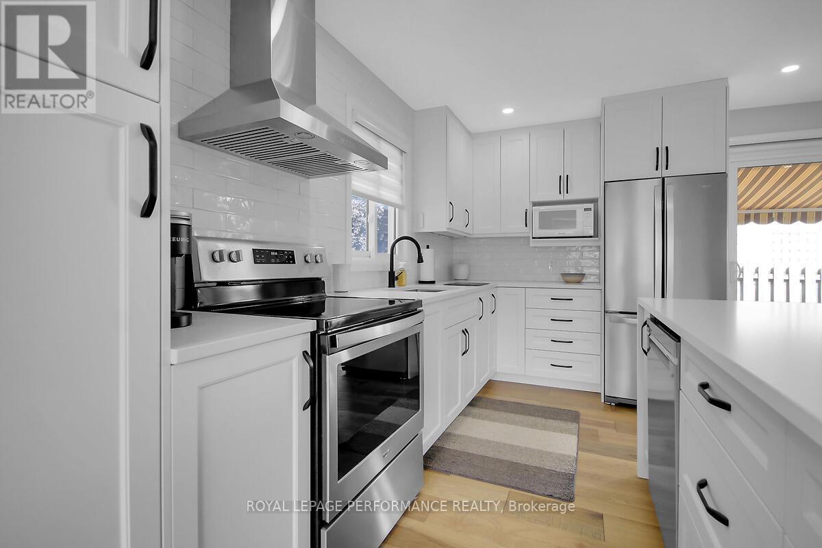 6343 Viseneau Drive, Ottawa, Ontario  K1C 2G8 - Photo 11 - X12282123