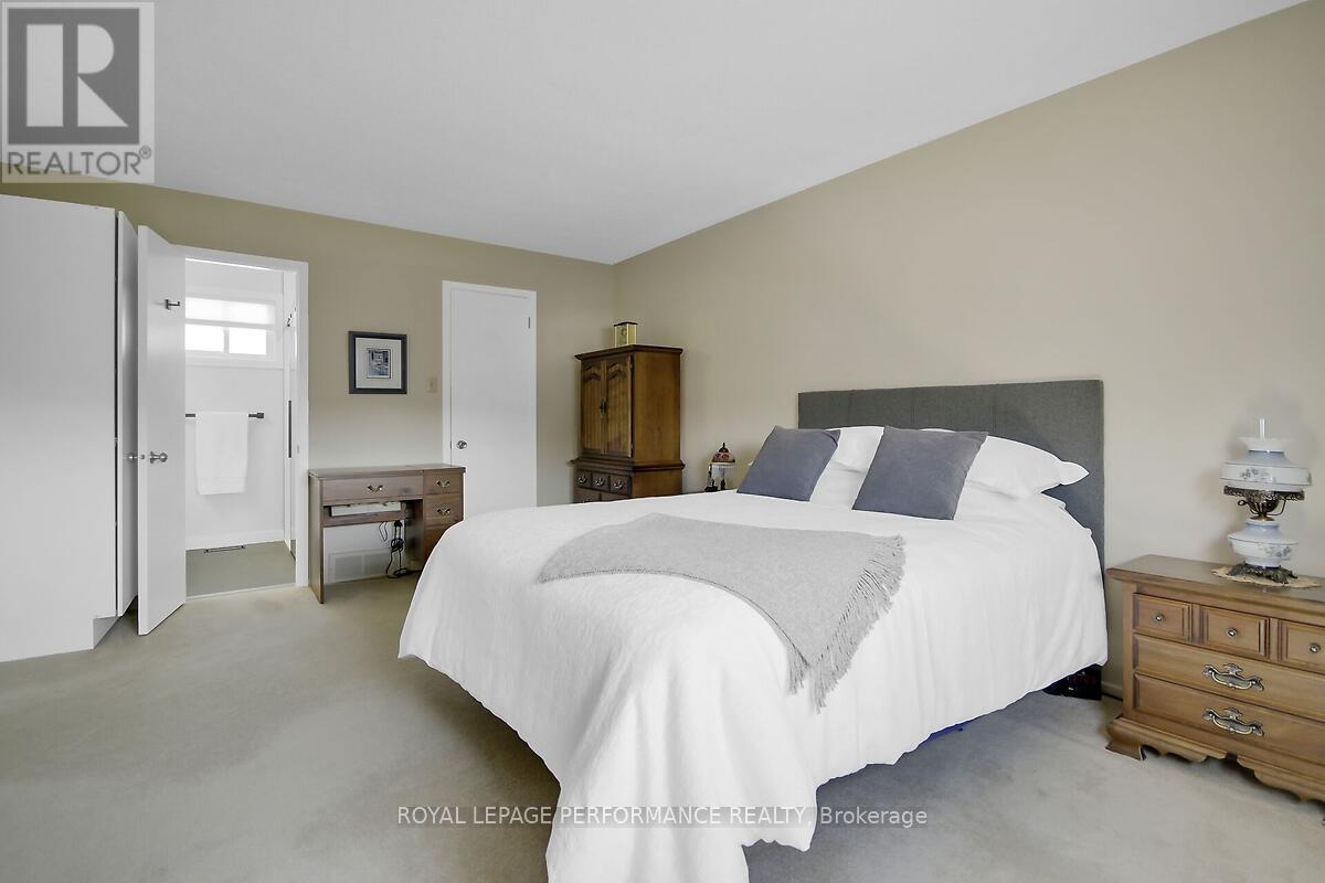 6343 Viseneau Drive, Ottawa, Ontario  K1C 2G8 - Photo 19 - X12282123