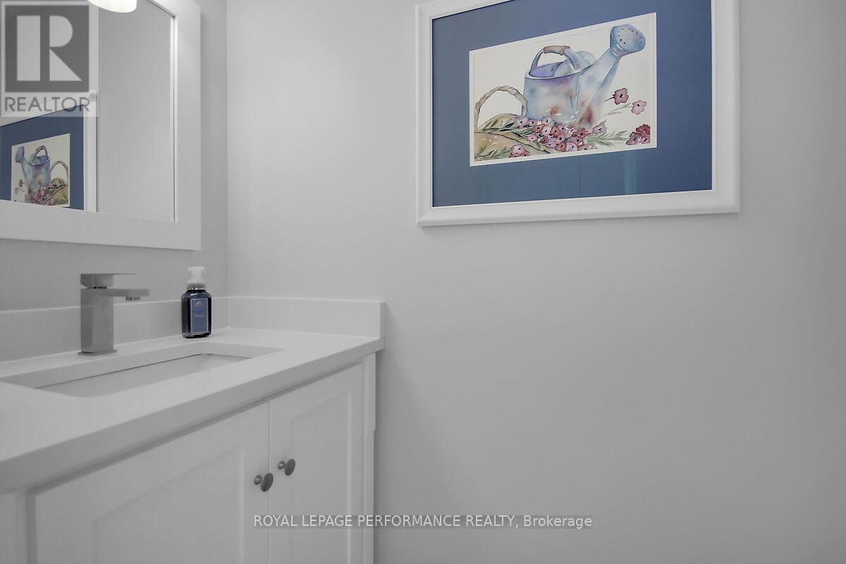 6343 Viseneau Drive, Ottawa, Ontario  K1C 2G8 - Photo 16 - X12282123