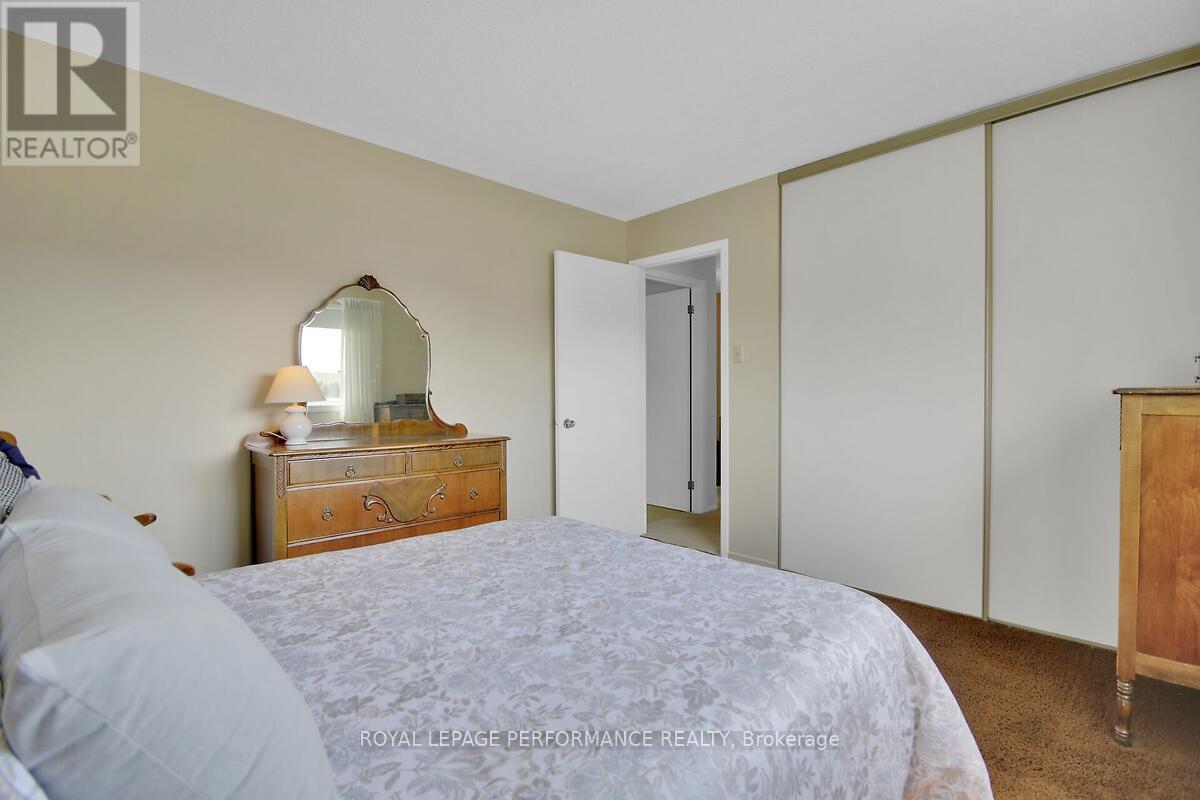 6343 Viseneau Drive, Ottawa, Ontario  K1C 2G8 - Photo 26 - X12282123