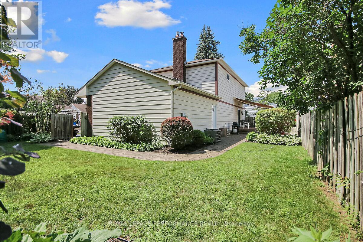 6343 Viseneau Drive, Ottawa, Ontario  K1C 2G8 - Photo 38 - X12282123