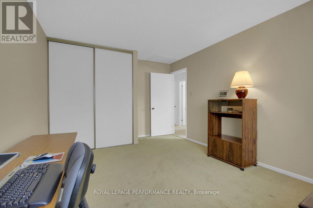 6343 Viseneau Drive, Ottawa, Ontario  K1C 2G8 - Photo 30 - X12282123