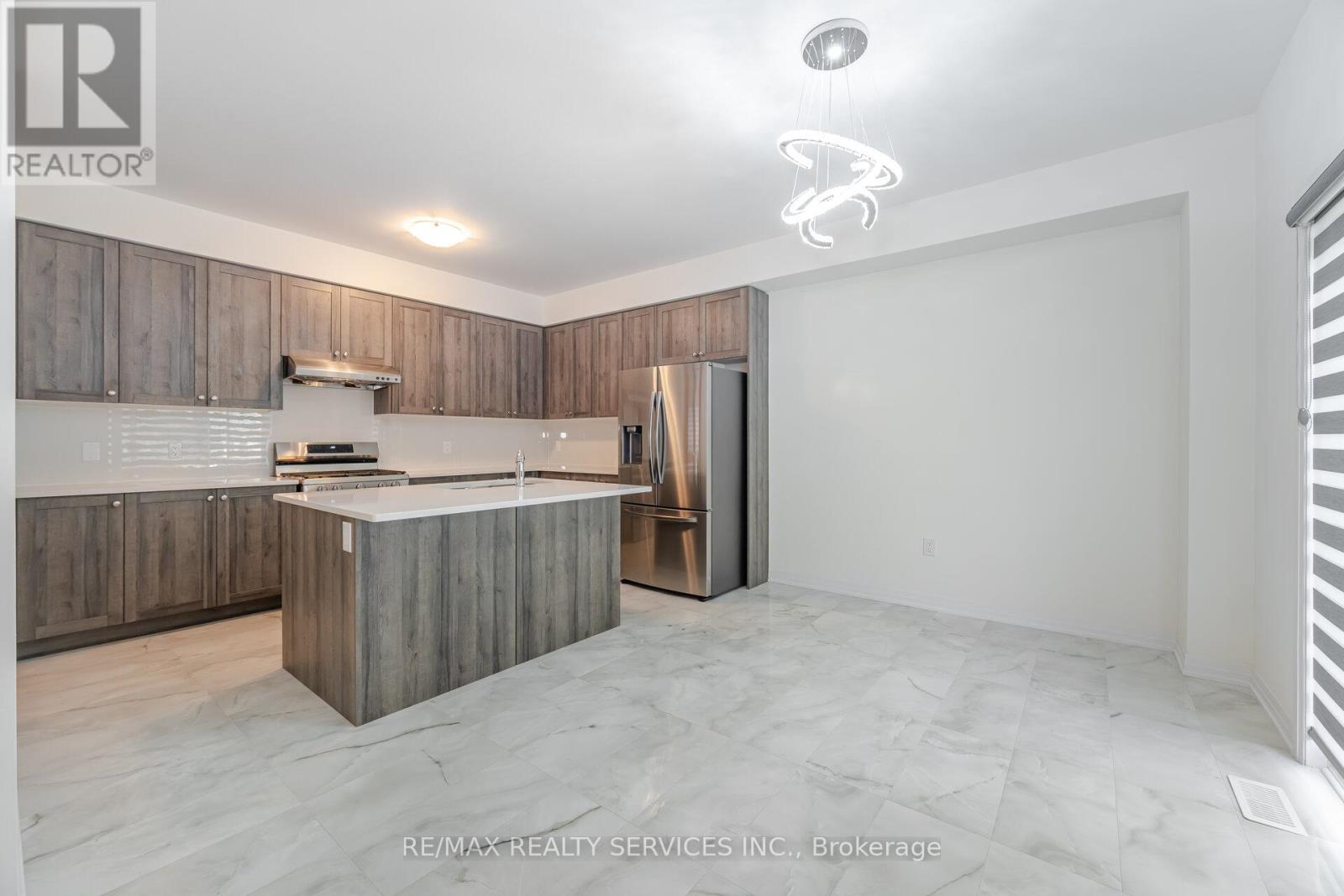 485 Adelaide Street, Wellington North (Arthur), Ontario  N0G 1A0 - Photo 13 - X12282129