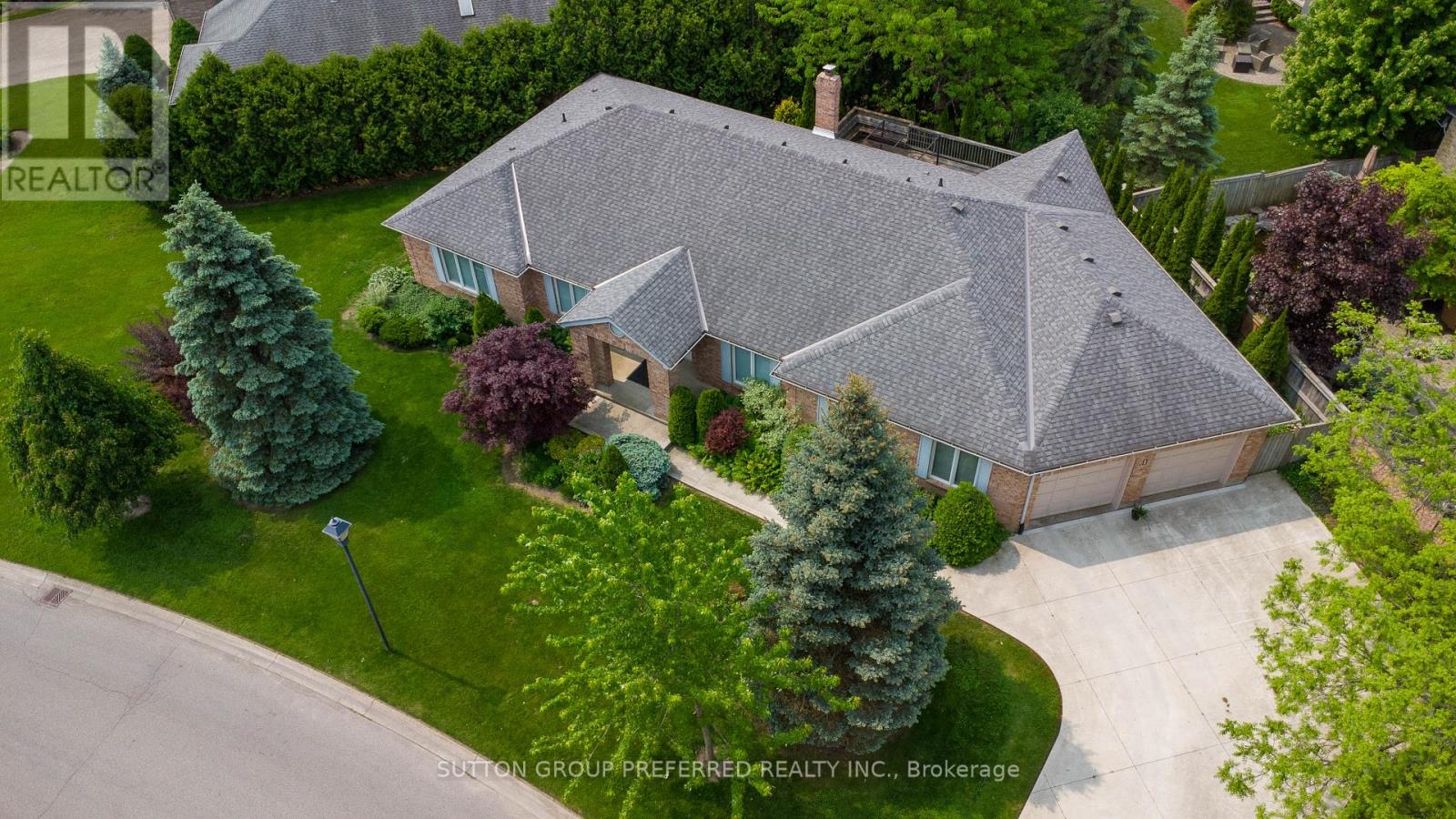1 Highland Woods Court, London South, Ontario  N6C 5W9 - Photo 11 - X12282209