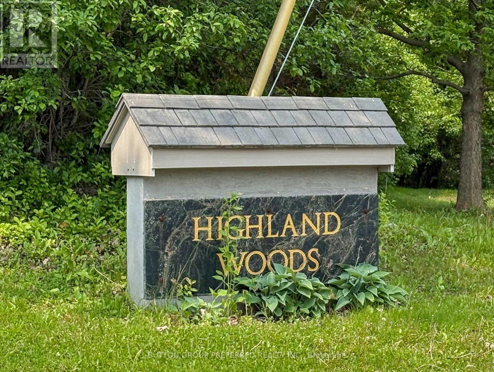 Property at 1 HIGHLAND WOODS COURT image 2
