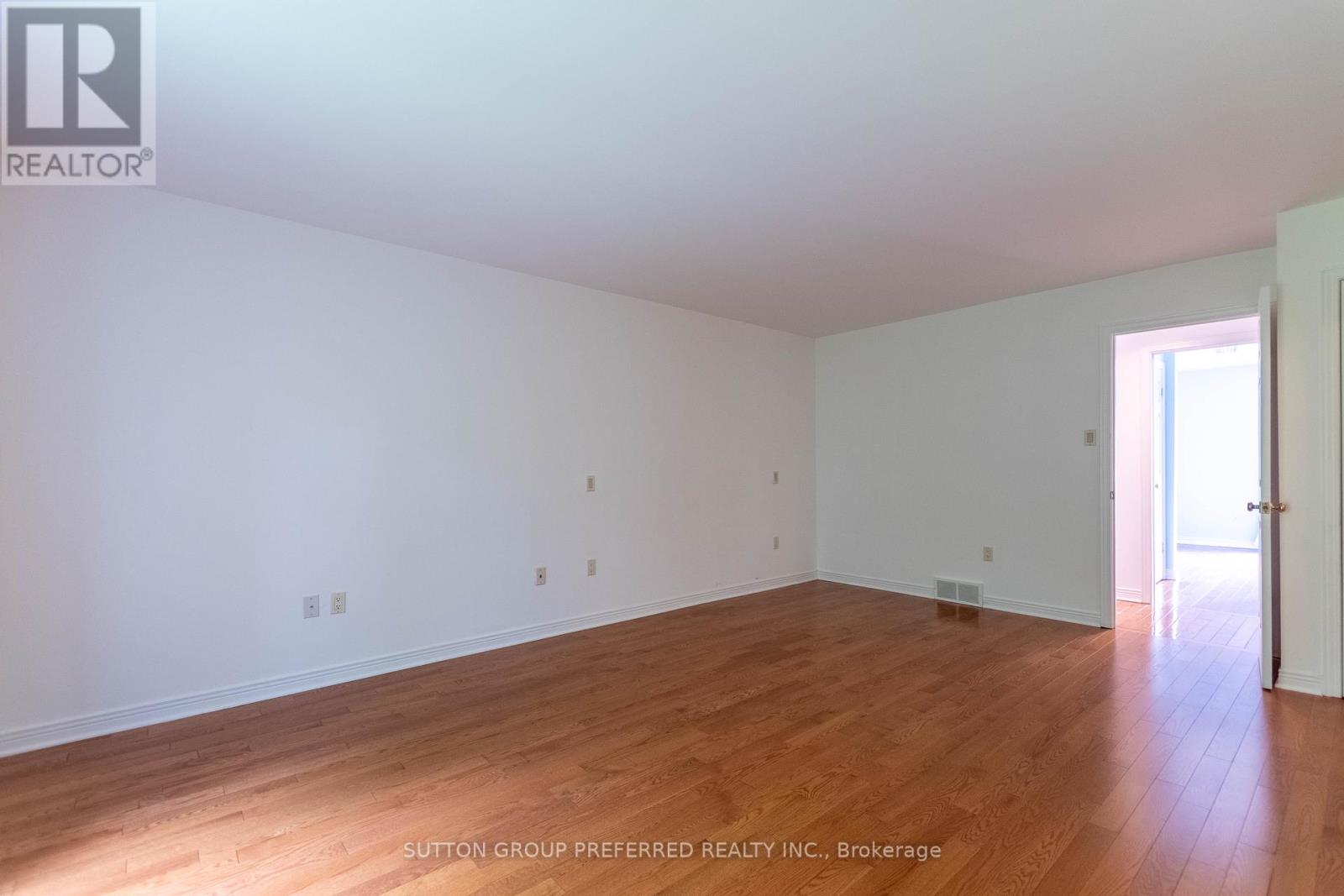 1 Highland Woods Court, London South, Ontario  N6C 5W9 - Photo 33 - X12282209