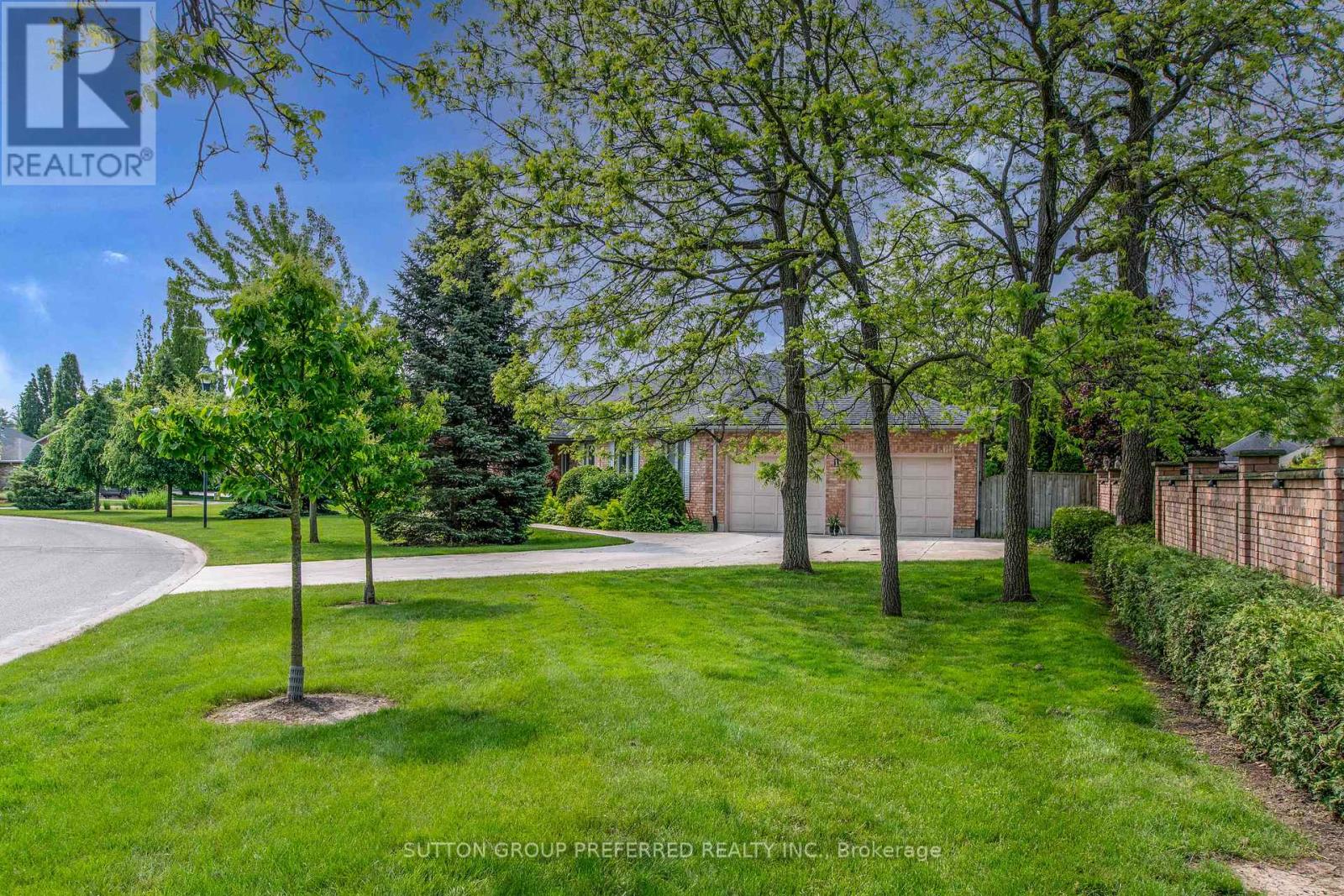 Property at 1 HIGHLAND WOODS COURT image 4