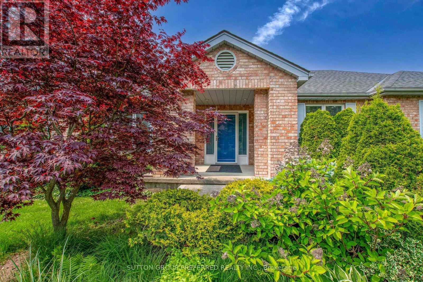 1 Highland Woods Court, London South, Ontario  N6C 5W9 - Photo 8 - X12282209
