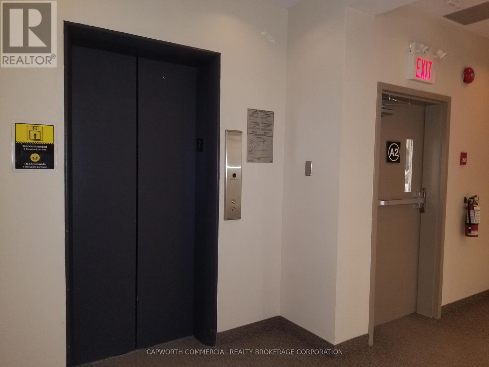202 - 396 Cooper Street, Ottawa, Ontario  K2P 2H7 - Photo 6 - X12282175