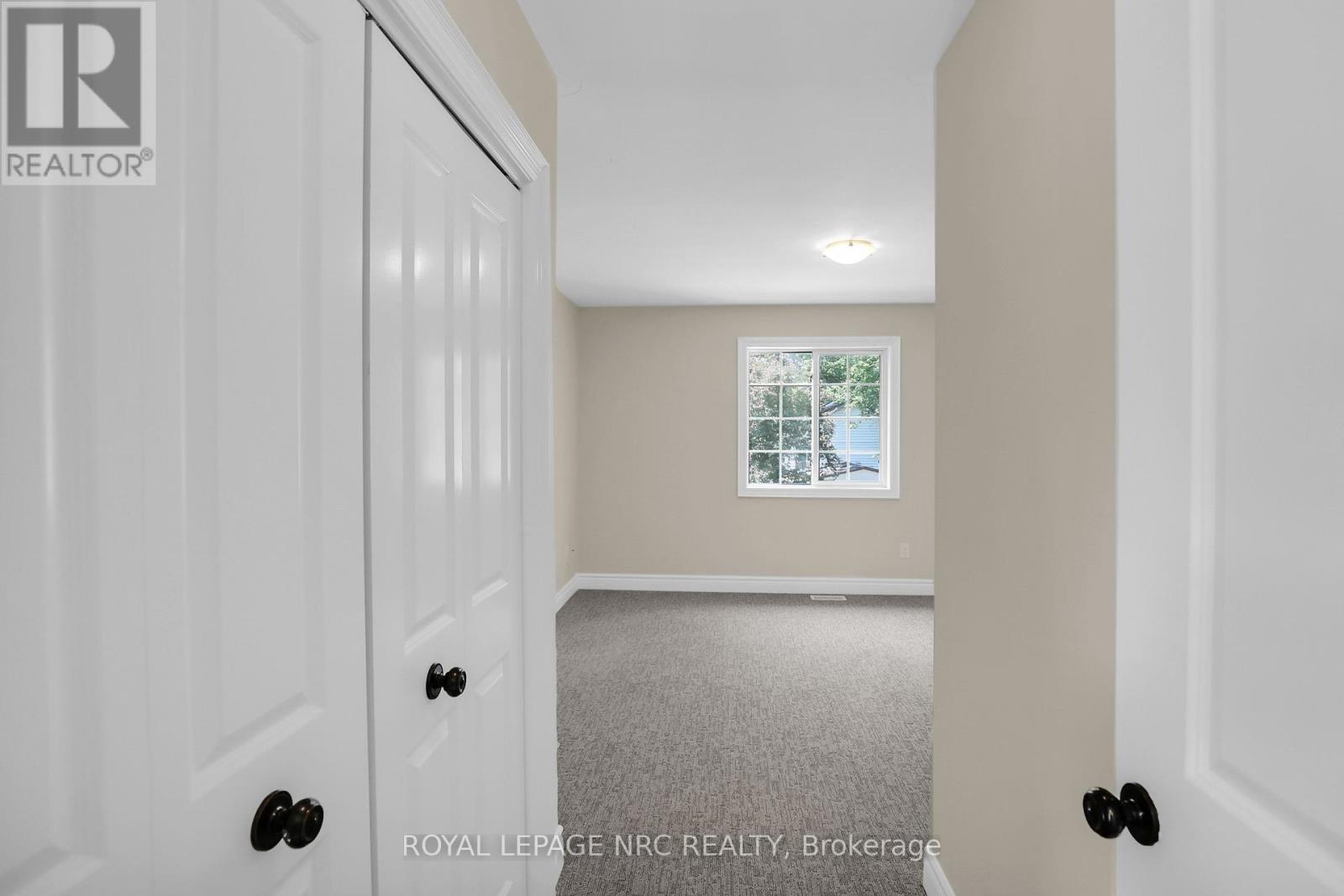 56 Queens Circle, Fort Erie, Ontario  L0S 1B0 - Photo 22 - X12282215