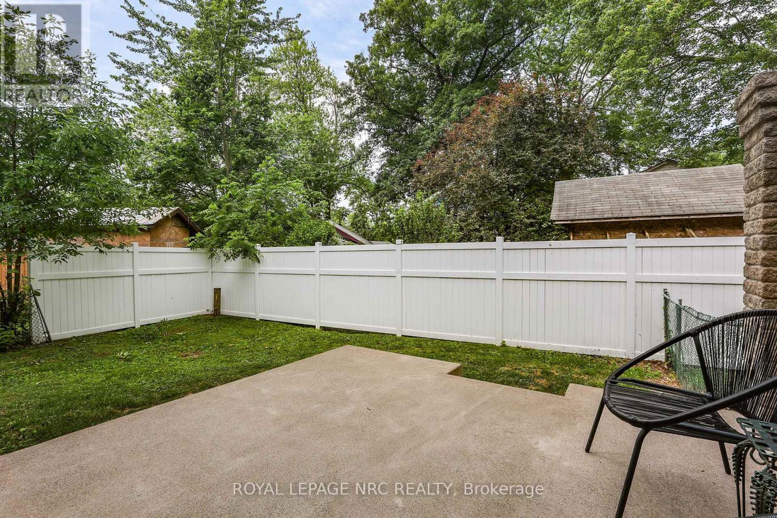 56 Queens Circle, Fort Erie, Ontario  L0S 1B0 - Photo 30 - X12282215