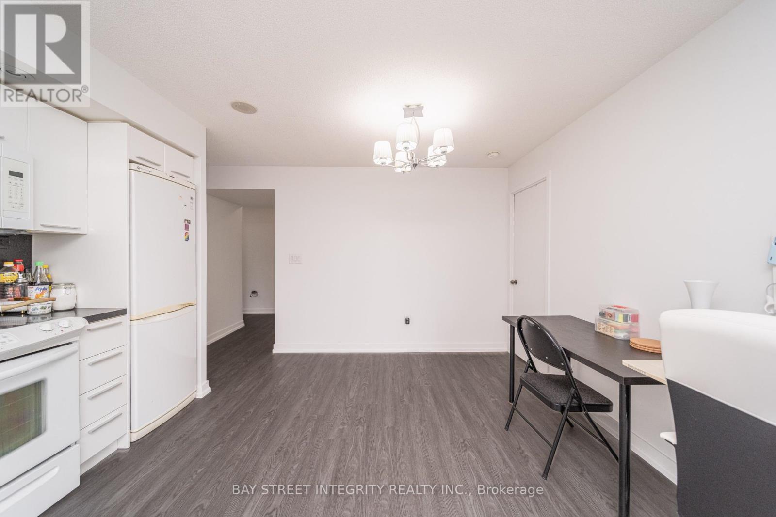 1103 - 25 Capreol Court, Toronto, Ontario  M5V 3Z7 - Photo 11 - C12282180