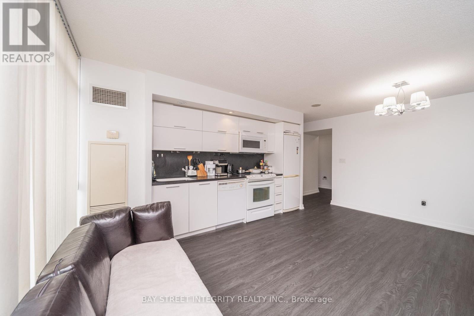 1103 - 25 Capreol Court, Toronto, Ontario  M5V 3Z7 - Photo 12 - C12282180