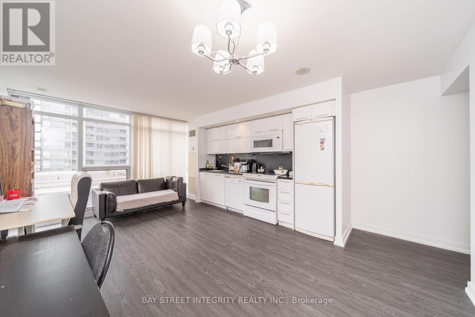1103 - 25 Capreol Court, Toronto, Ontario  M5V 3Z7 - Photo 14 - C12282180