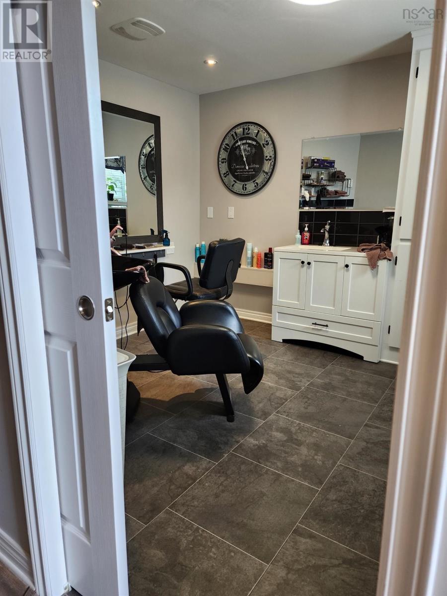 38 Water Street, Glace Bay, Nova Scotia  B1A 1R3 - Photo 27 - 202505510