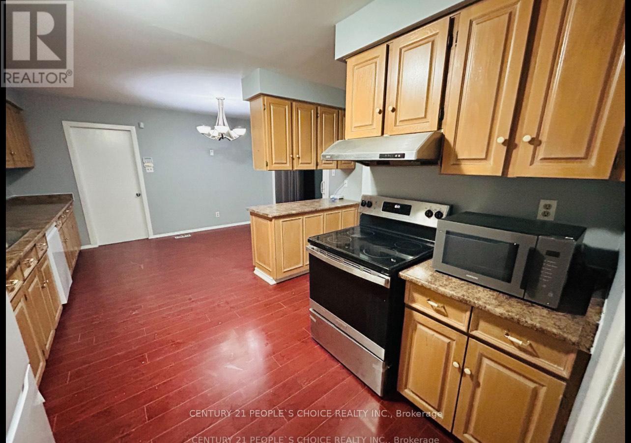 101 Putting Green Crescent, Vaughan, Ontario  L0J 1C0 - Photo 4 - N12282162
