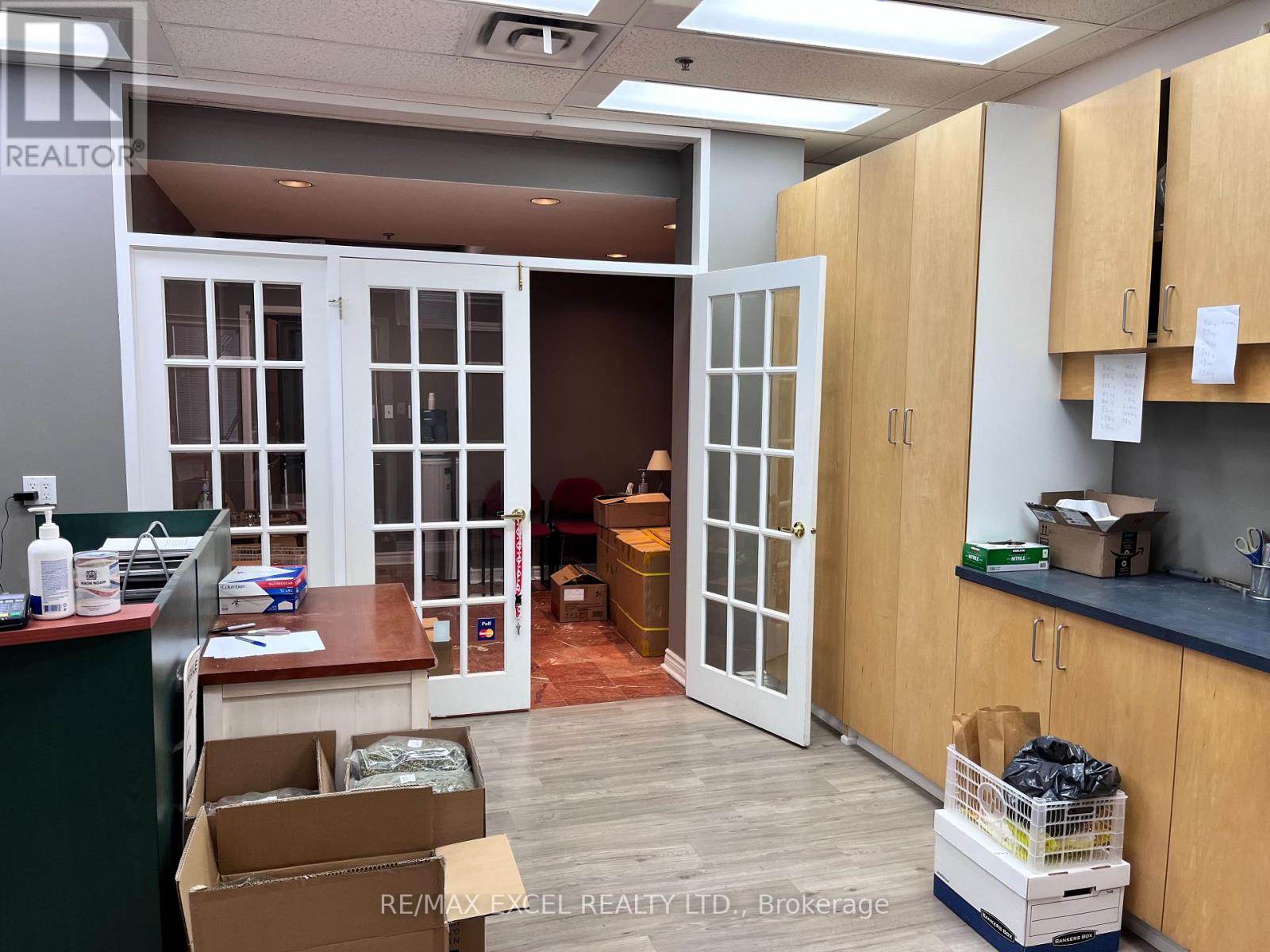 Property at 201 - 7368 YONGE STREET image 2