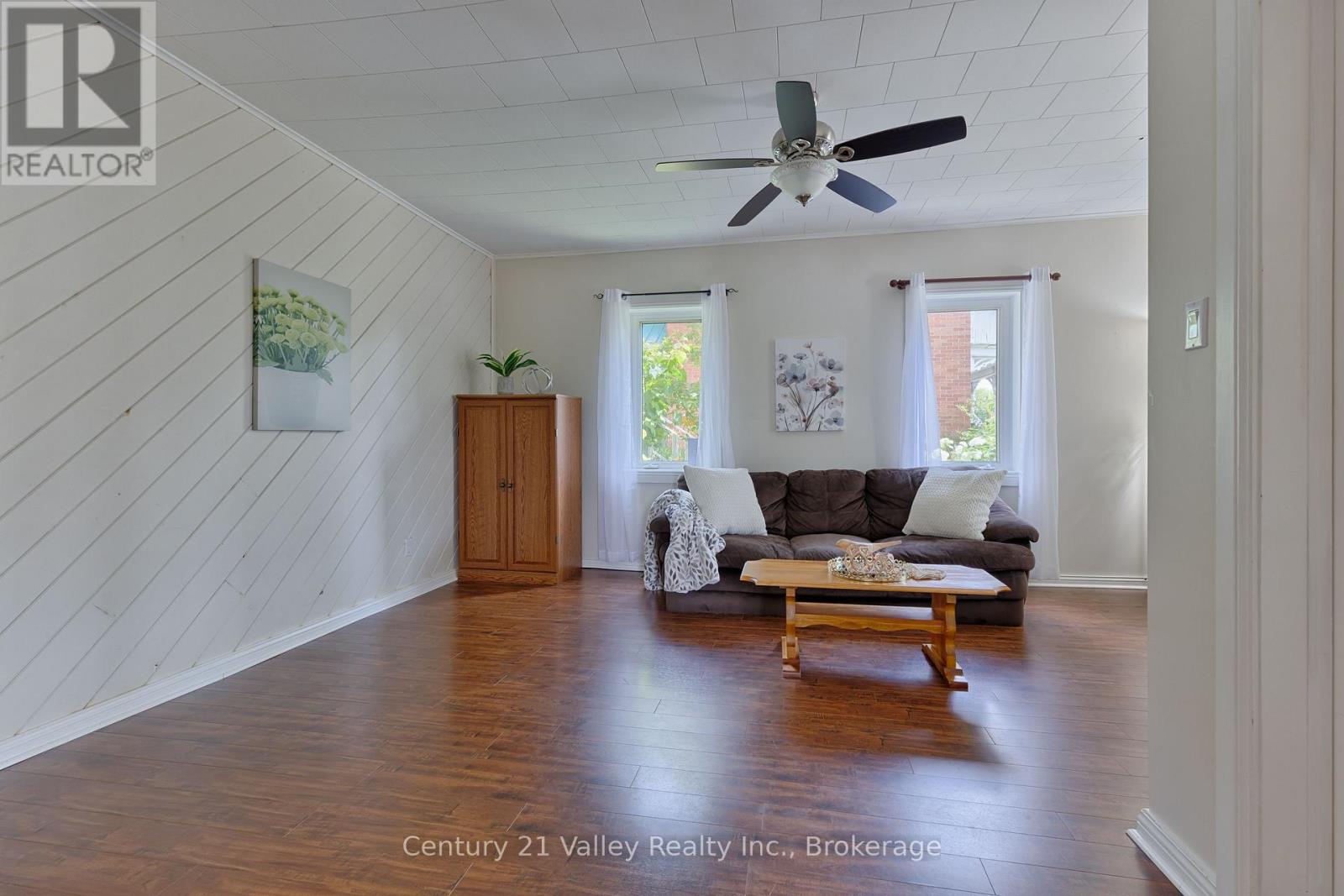 199 Bonnechere Street W, Bonnechere Valley, Ontario K0J 1T0 - Photo 13 - X12282224