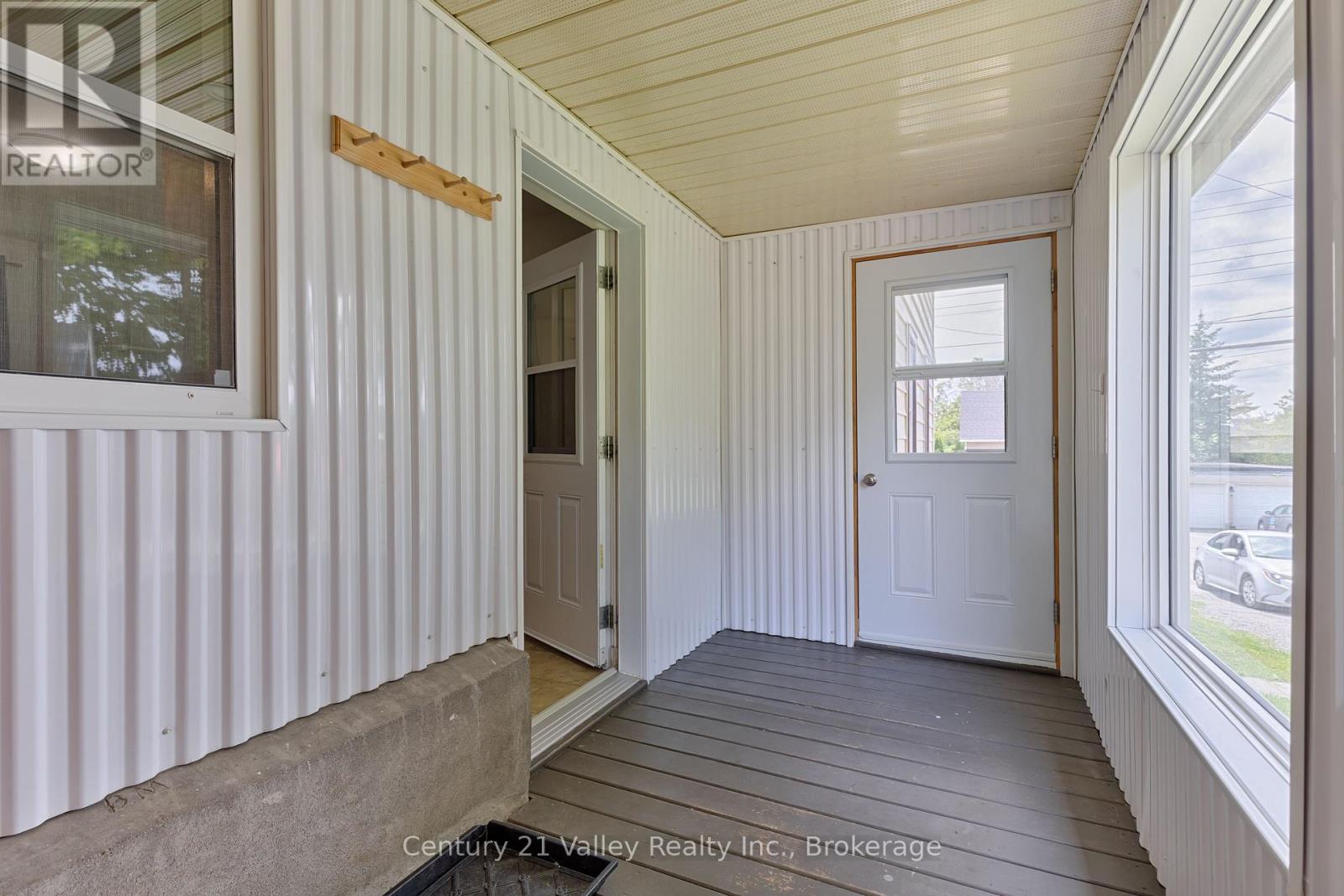 199 Bonnechere Street W, Bonnechere Valley, Ontario K0J 1T0 - Photo 6 - X12282224