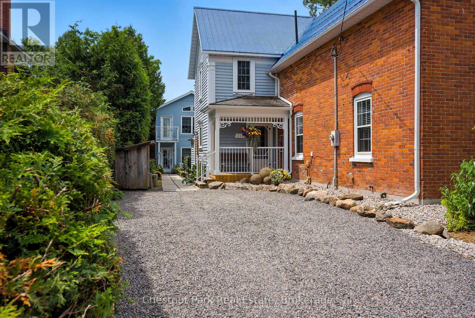 212 James Street, Bracebridge, Ontario  P1L 2B8 - Photo 2 - X12262438