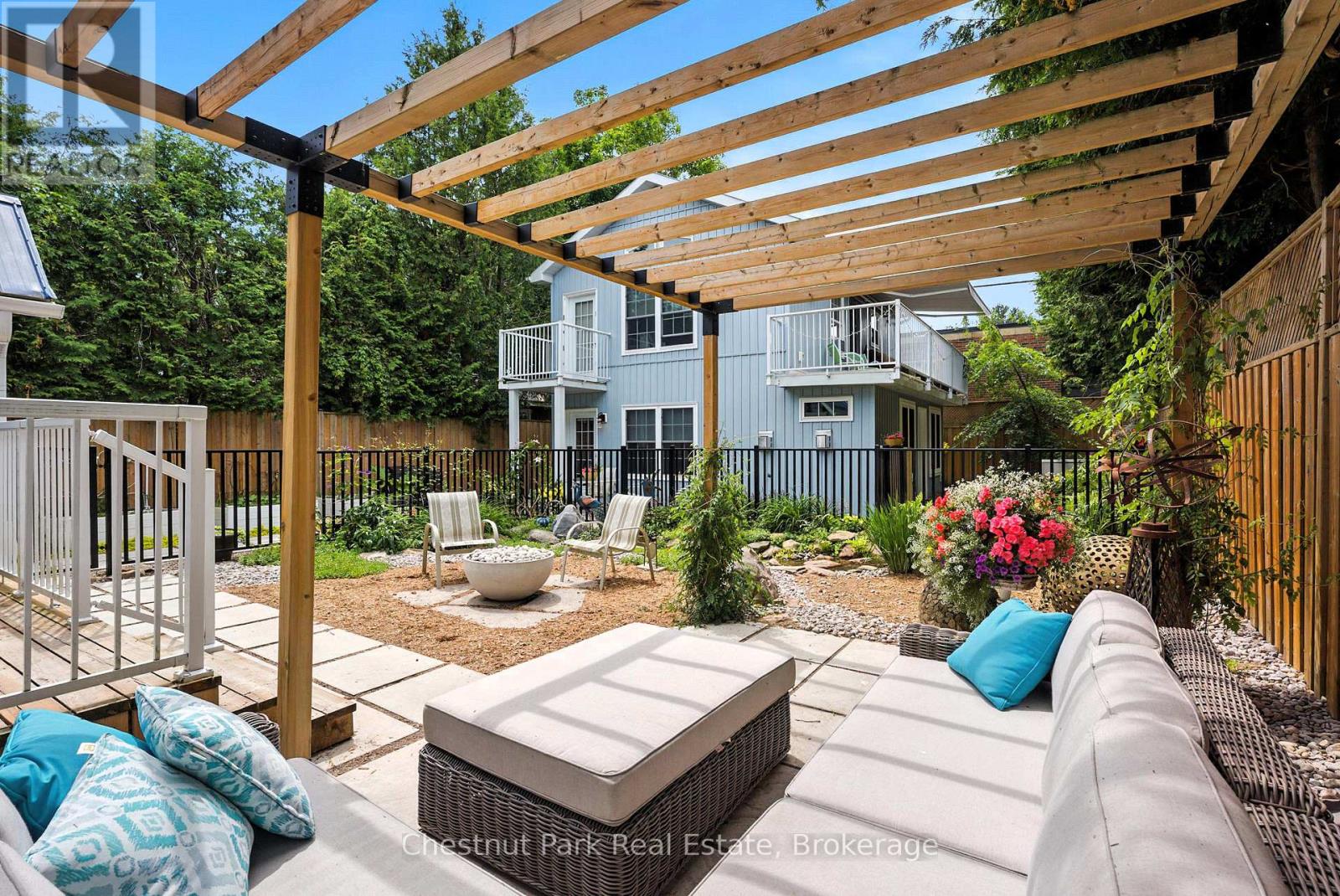 212 James Street, Bracebridge, Ontario  P1L 2B8 - Photo 6 - X12262438