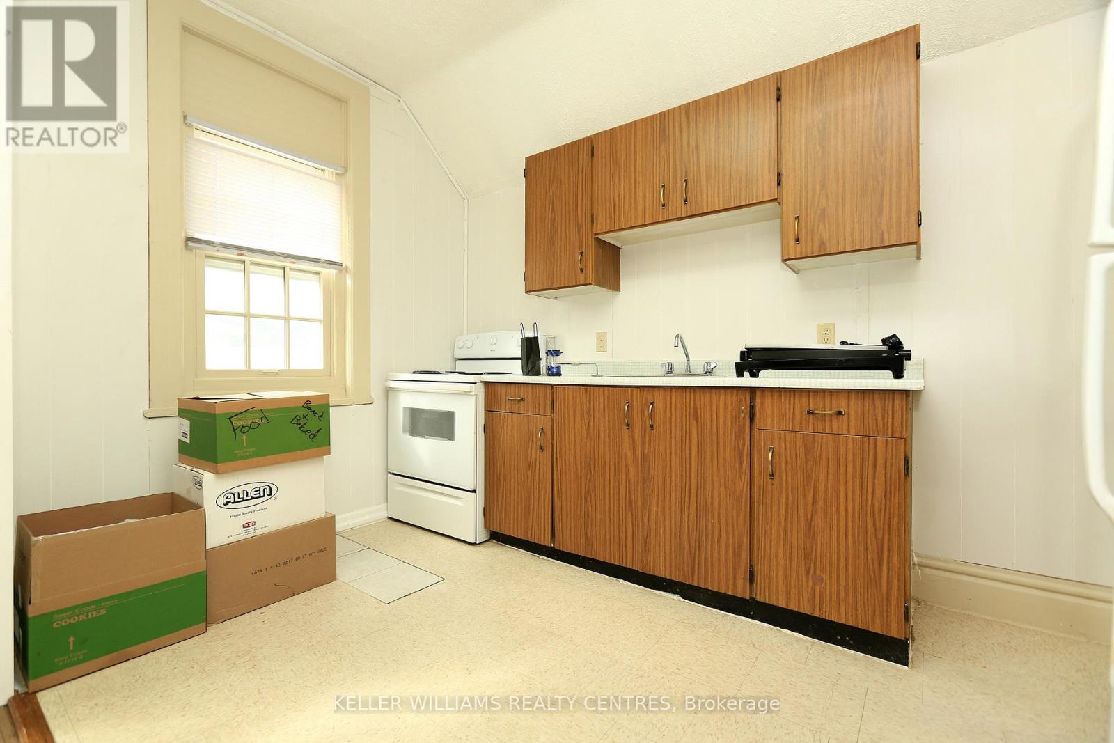 329 Josephine Street, North Huron, Ontario  N0G 2W0 - Photo 6 - X12282187