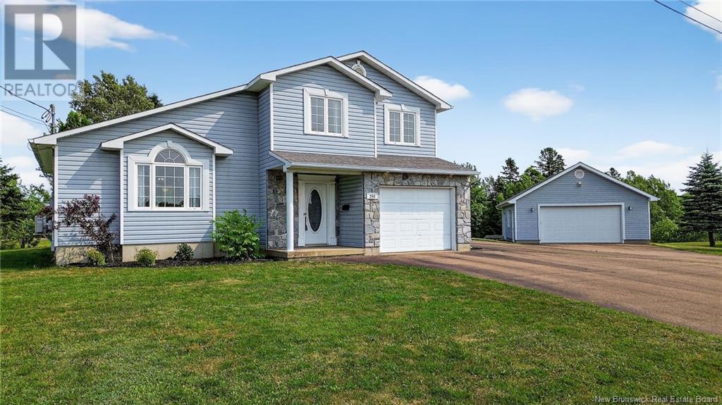 Property at 250 Henri image 1