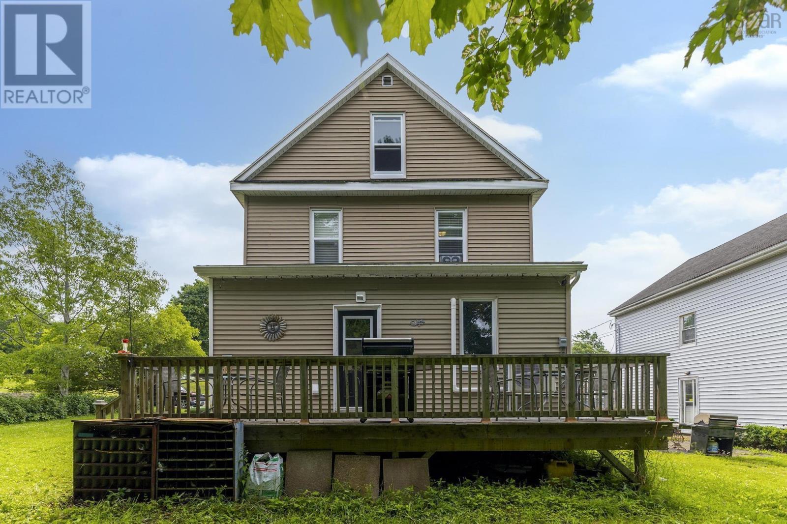 Property at 326 Shelburne Street image 3