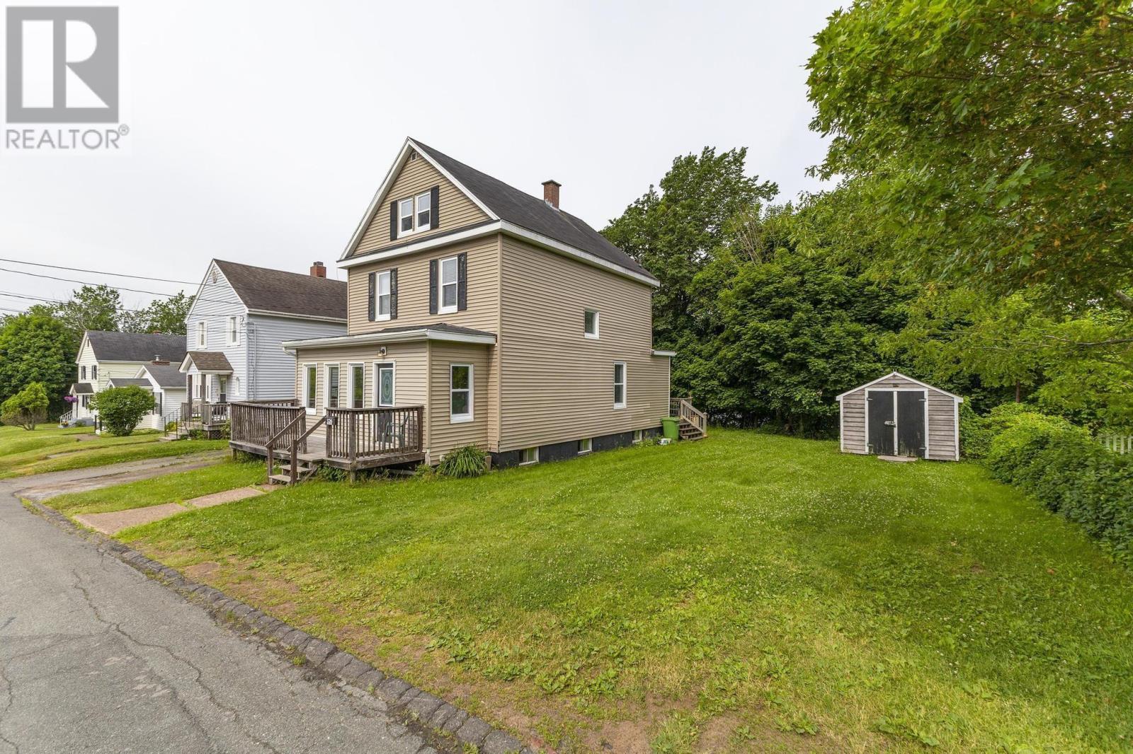 Property at 326 Shelburne Street image 2