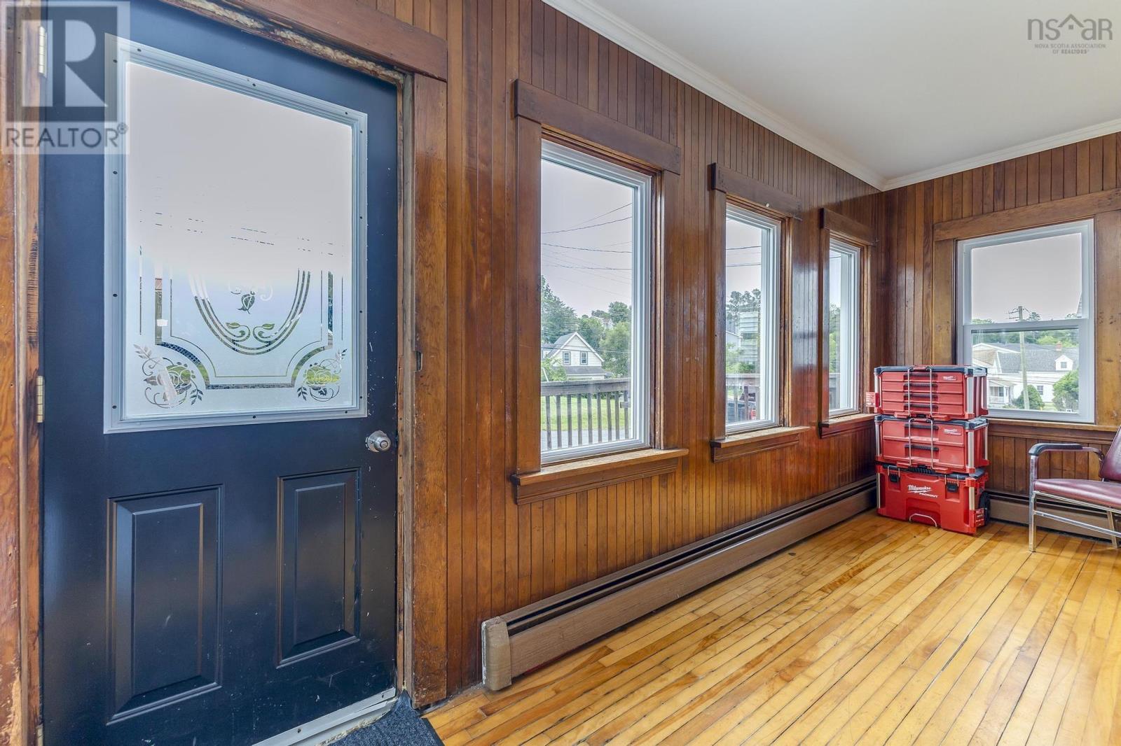 Property at 326 Shelburne Street image 4