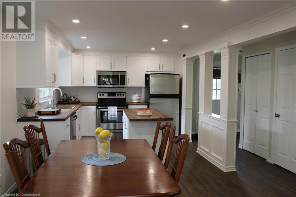 Property at 56 TRAILWOOD Crescent image 4