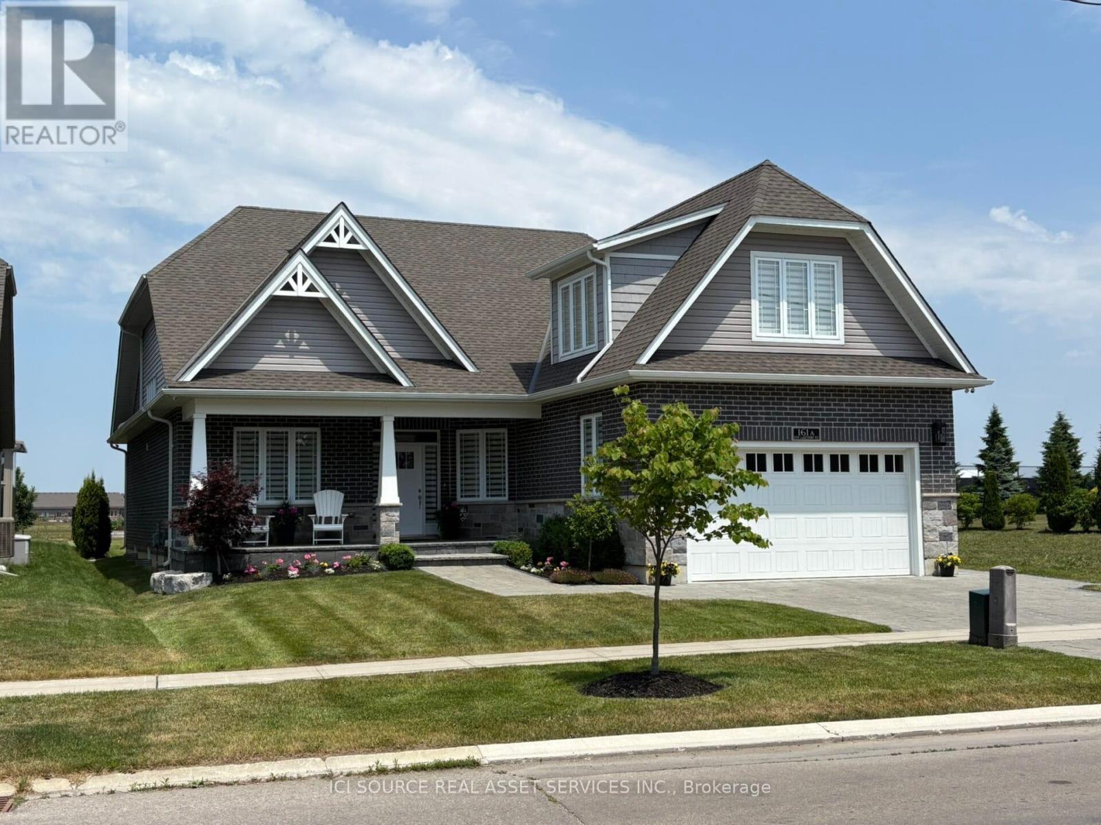Property at 161A NEW LAKESHORE ROAD image 1