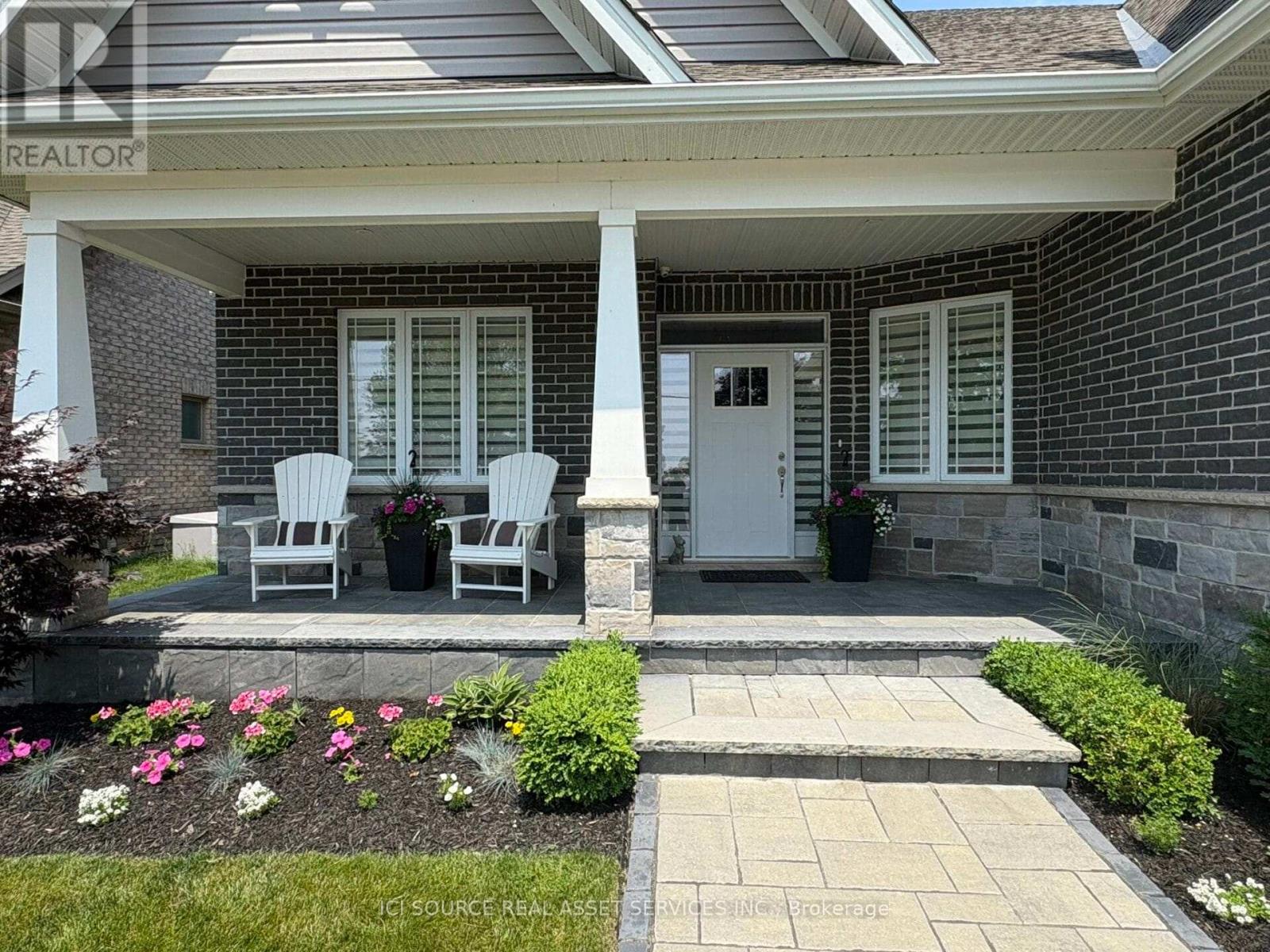 Property at 161A NEW LAKESHORE ROAD image 5