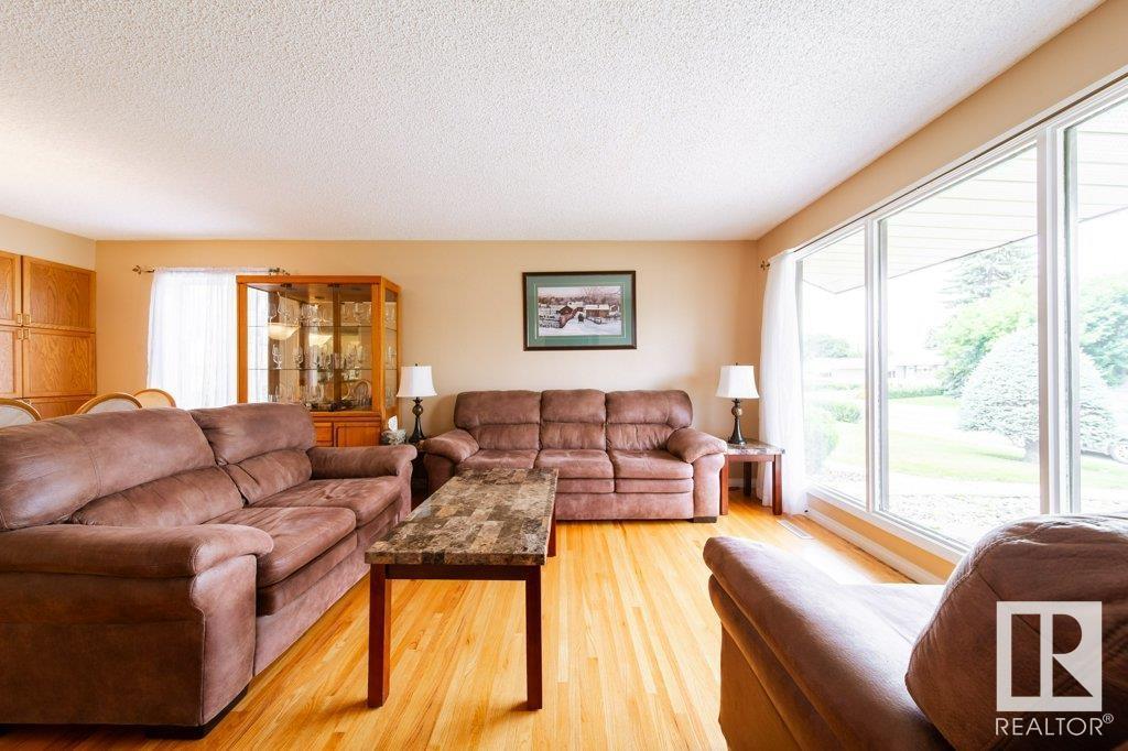 Property at 15629 83 AV NW image 3