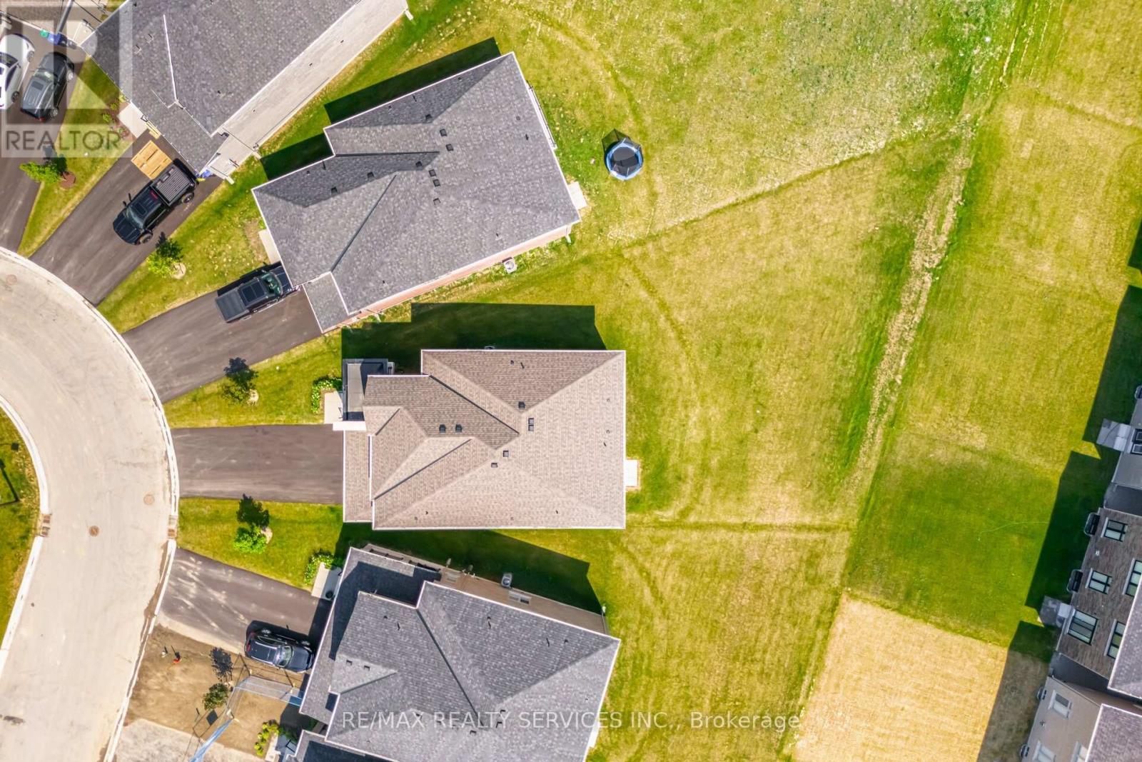 Property at 16 PRIMROSE HEIGHTS image 3
