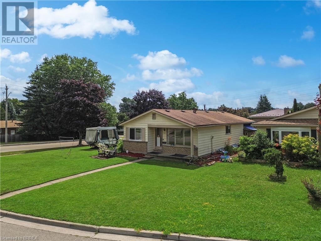 Property at 142 PINEDALE Drive image 1