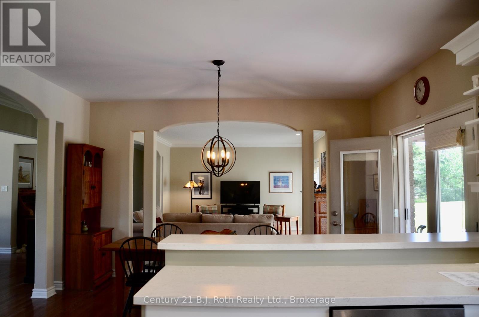 1057 Hurlwood Lane Lane, Severn, Ontario  L3V 6H4 - Photo 13 - S12179059